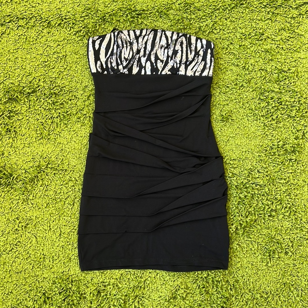 Little black dress with zebra print bust